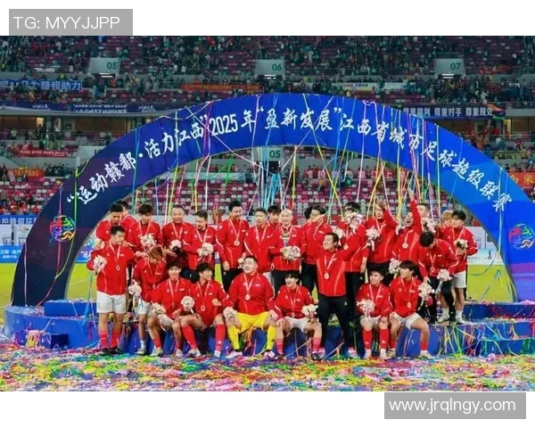 香港足球明星队在惠州激情对决展现足球魅力与团队精神