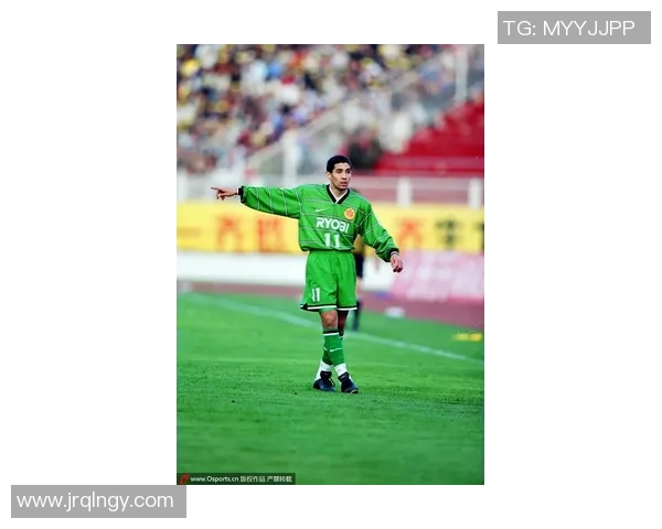 重庆足球队的崛起之路:从默默无闻到世界杯舞台的辉煌历程 重庆足球队的崛起之路:从默默无闻到世界杯舞台的辉煌历程