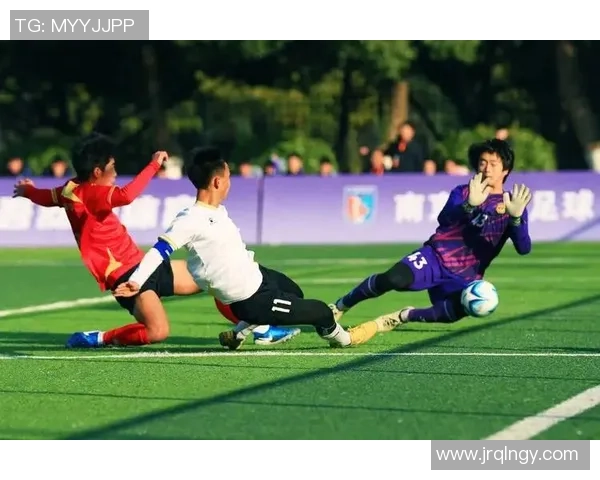 南京足球队在联赛中的节奏表现分析与未来展望